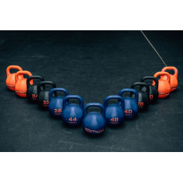 Гиря IDOL Action 32 кг, черная с прокрашенным логотипом